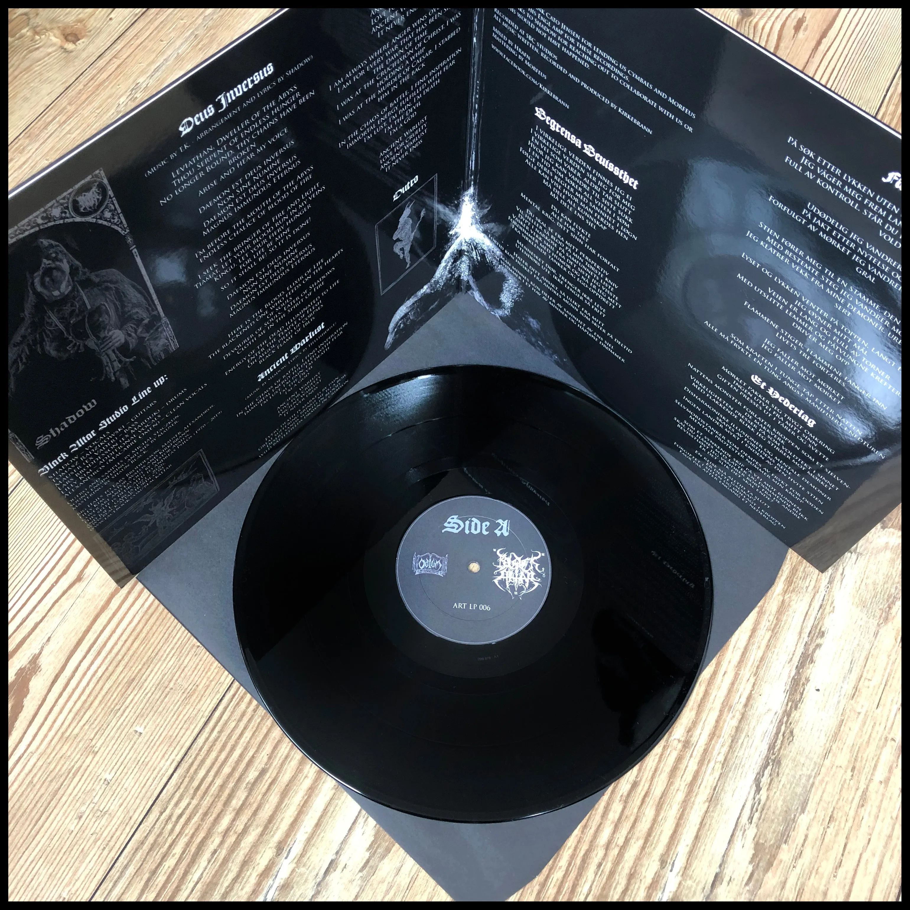 BLACK ALTAR / KIRKEBRANN: Deus Inversus split LP (180g vinyl, gatefold, Norwegian/Polish black metal split)