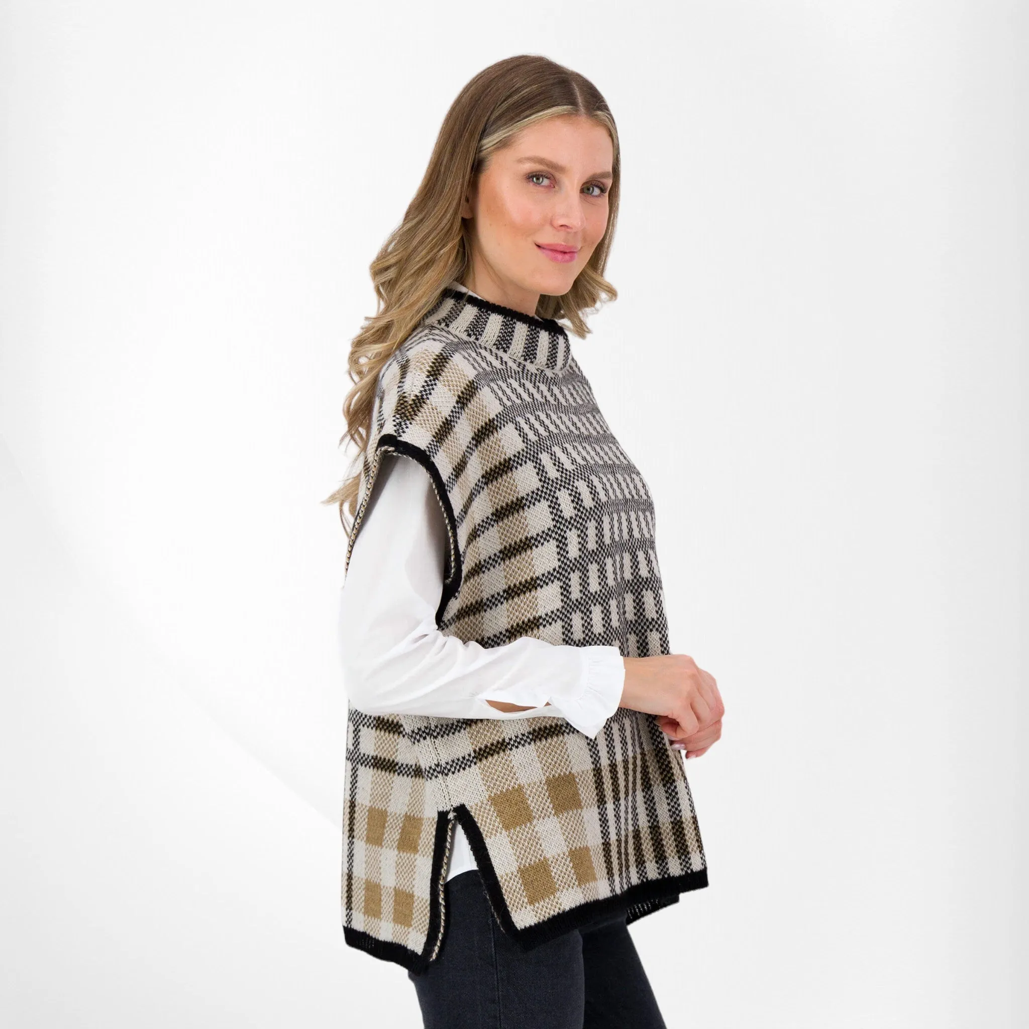 Just White Urban Skyline Sleeveless Pullover Sahara Jacquard