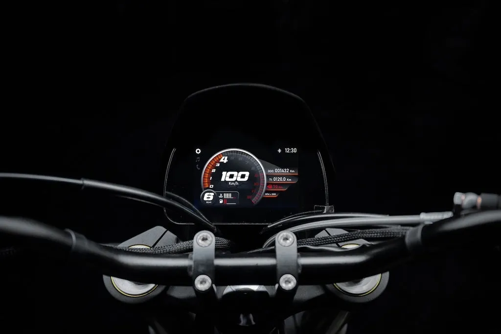 Moto Morini Seiemmezzo STR 650cc Smoky Anthracite