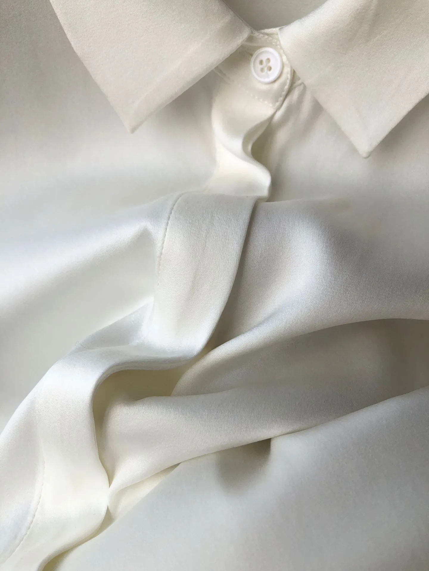 NoNothing | Women's mulberry silk blouse in beige or dark grey