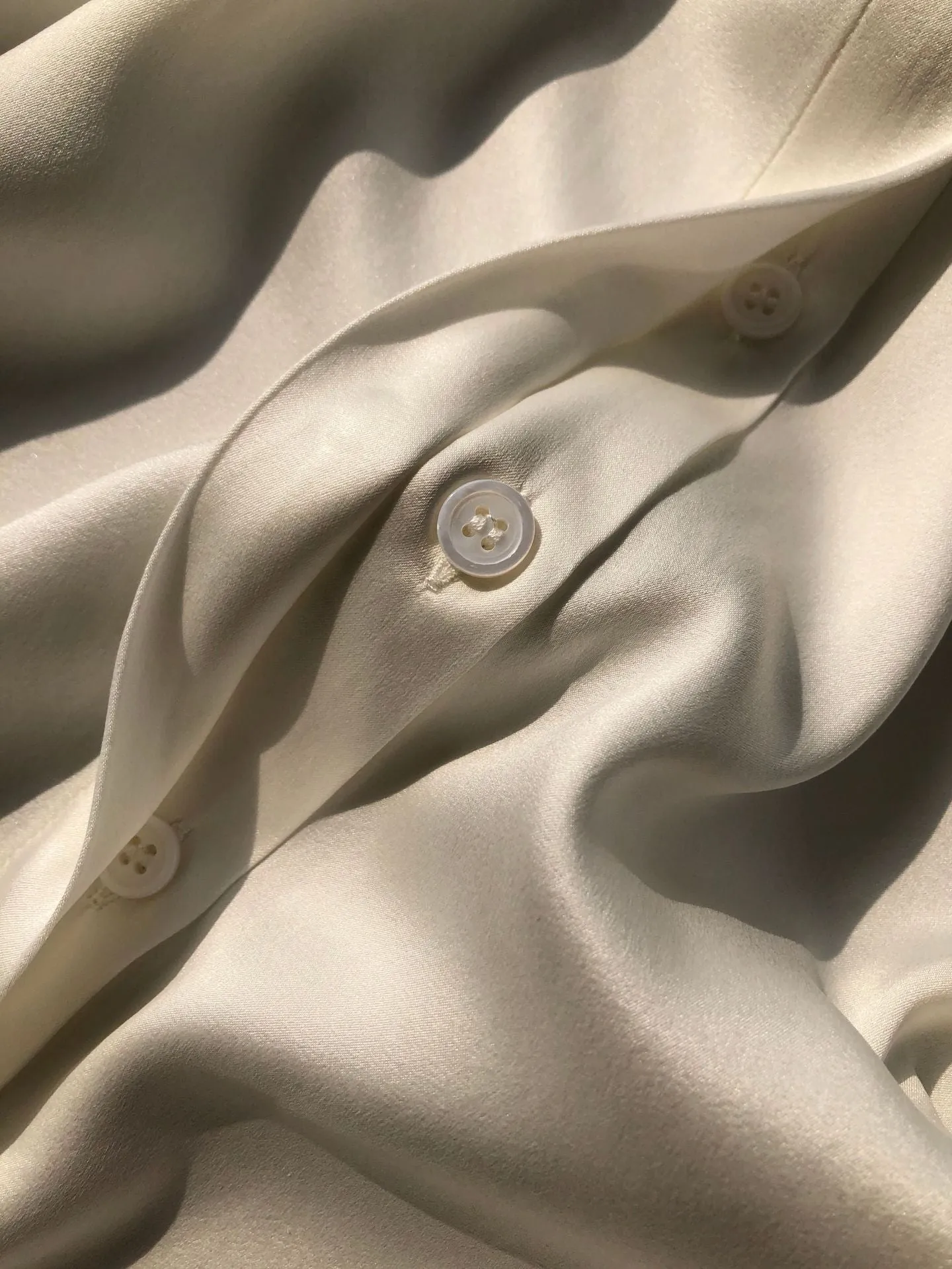 NoNothing | Women's mulberry silk blouse in beige or dark grey
