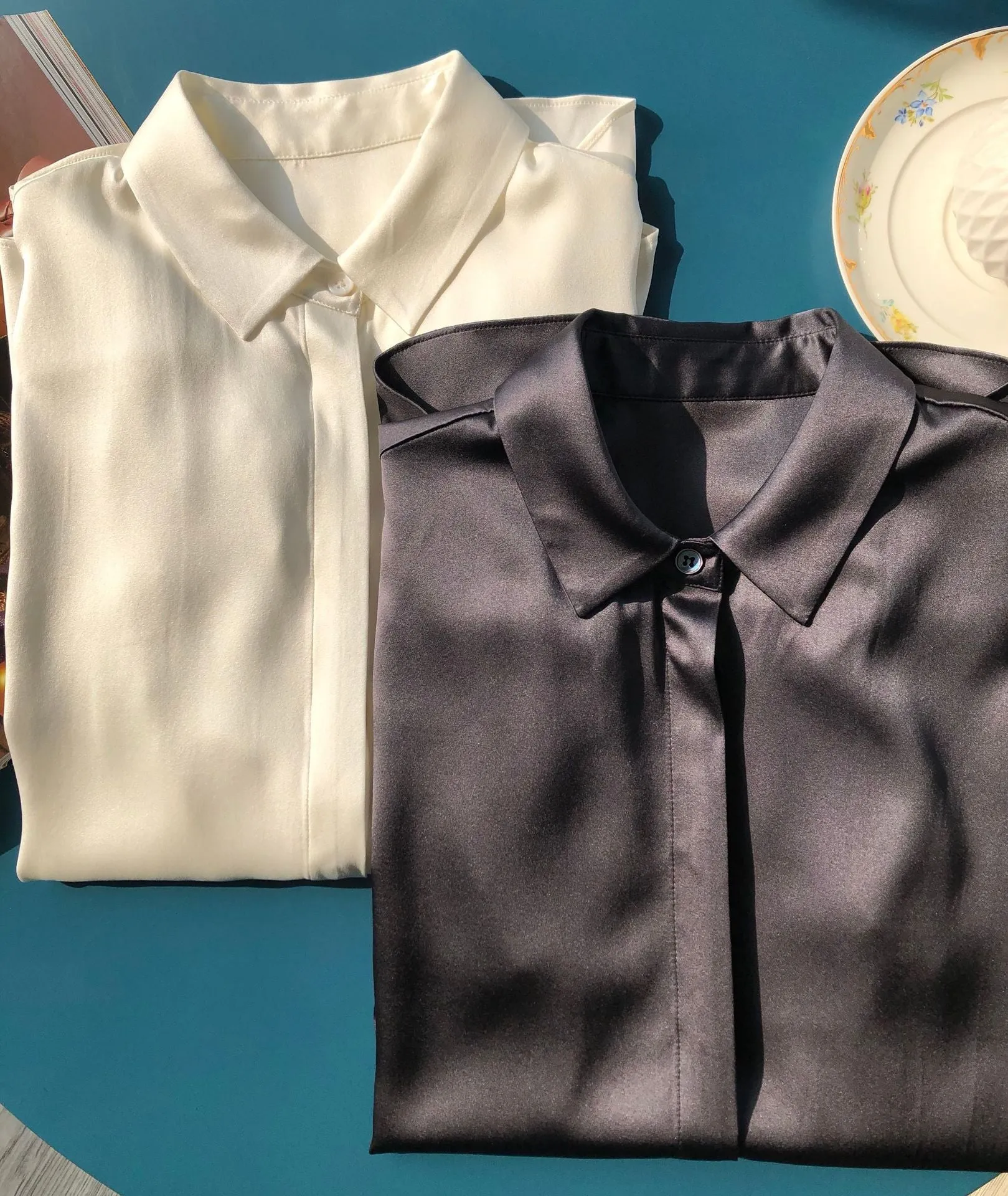 NoNothing | Women's mulberry silk blouse in beige or dark grey