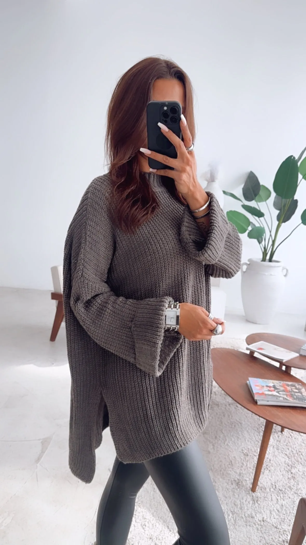 Stehkragen Oversize  Pullover mit Schlitz / braun - grau  Art. 5001