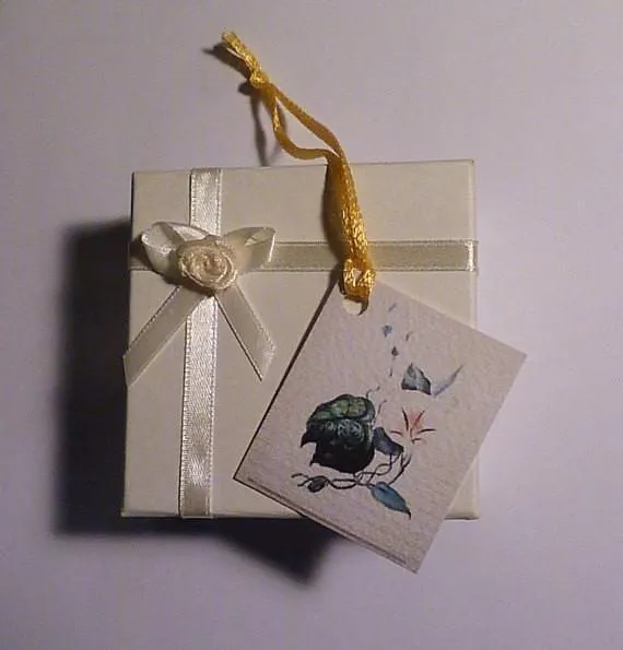Stratnoid ice skater compact antique Christmas gifts for her 10th / tin wedding anniversary gifts for her