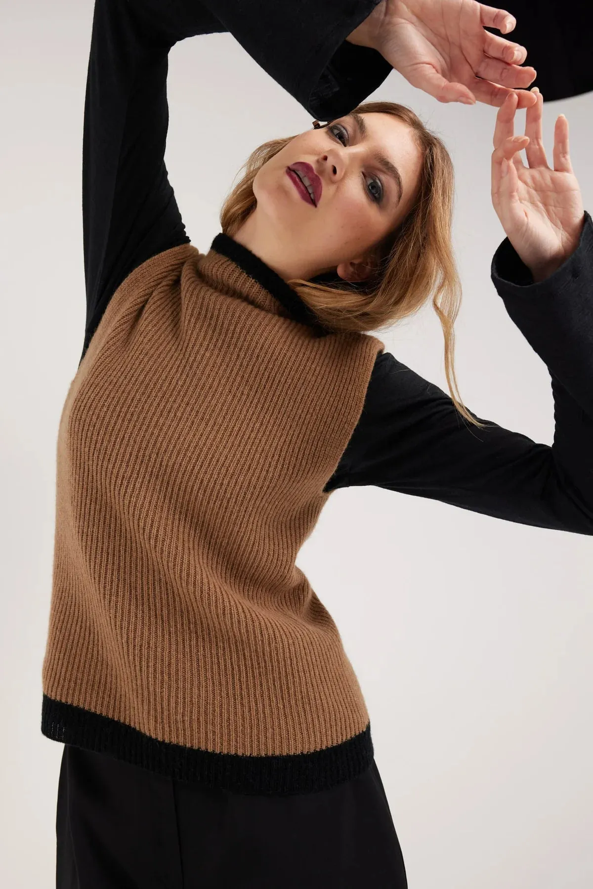 Willa Vest | Camel